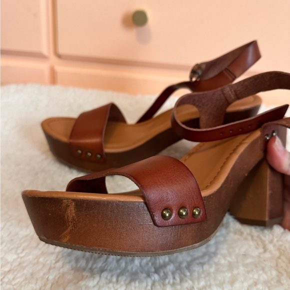 Big Buddha Brown Leather Chunky Heels 8 - Picture 3 of 6